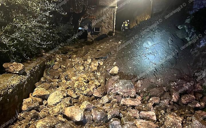 Frana nella notte in via Re Manfredi, emanata un'ordinanza dal sindaco