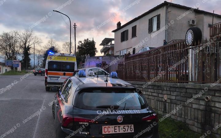Cade dalla pianta d'ulivo. Morto un anziano