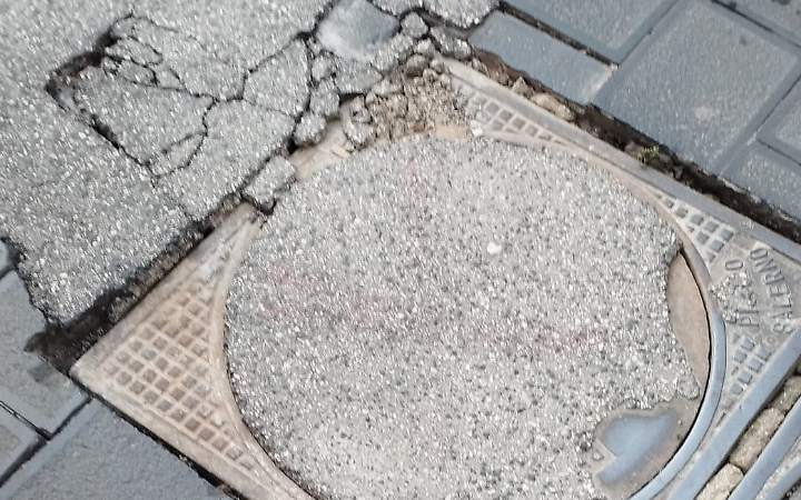 Allarme centro storico. &laquo;La pavimentazione sprofonda&raquo;