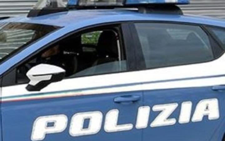 Ruba un portafogli e usa il bancomat. Arrestato