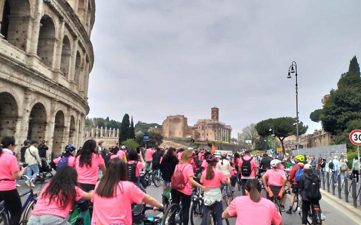 Roma si colora con Bicinrosa