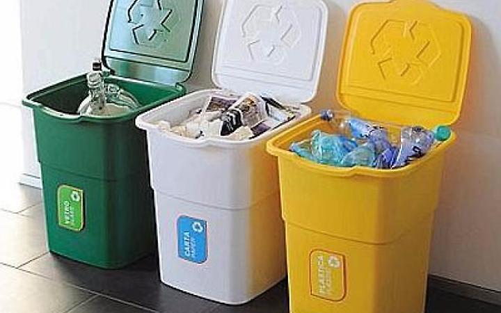 Raccolta rifiuti, stop al servizio per un giorno: l&rsquo;annuncio del sindaco