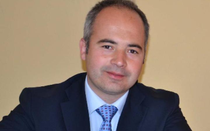 In gita a Bologna, professoressa colpita con un pugno in volto