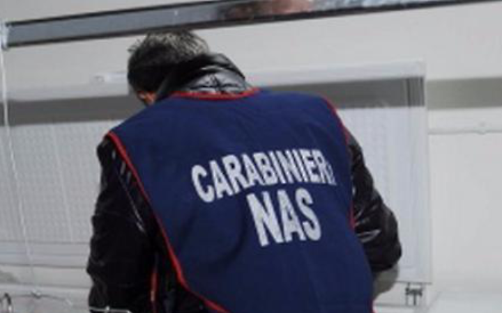 Gravi carenze igieniche: sospensioni e multe per i Nas