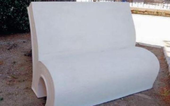 Sant'Ambrogio, ecco le panchine &ldquo;letterarie&rdquo; per momenti di aggregazione