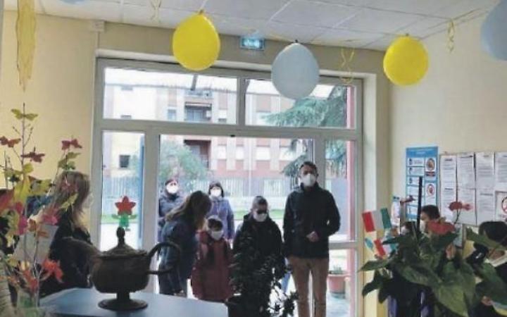 La pace nasce a scuola: Arsen e Zoriana, dalla guerra all'amicizia con un compagno russo