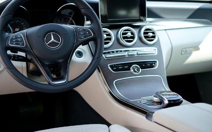 Costi auto: cresce la spesa degli italiani per mantenere la macchina