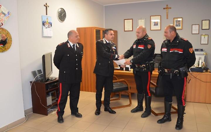 Colto da un malore alla guida. &Egrave; vivo grazie al massaggio cardiaco di un carabiniere