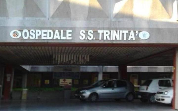 Incidente sulla superstrada, auto si scontra con un cinghiale