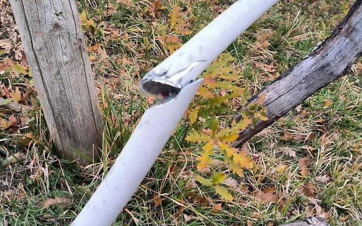 Anziani senza rete telefonica fissa. L'attacco del sindaco