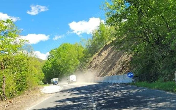 Regionale 666 interrotta da una frana. Ripristinata la circolazione