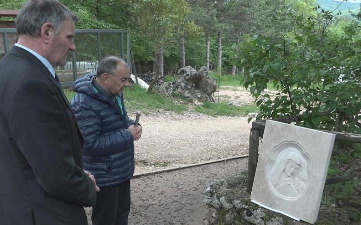 &laquo;&Egrave; stata la Madonna a salvare la mia vita&raquo;. Il sindaco rende omaggio alla Vergine