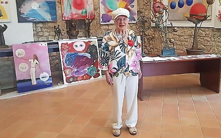 Gli occhi sul mondo del Castello Caetani. La mostra di Annita Mechelli