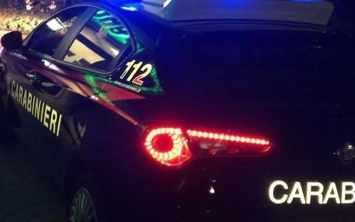 Trovato il cadavere di una donna in un baule