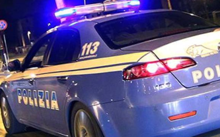 Alla guida senza patente, fermato dalla polizia d&agrave; false generalit&agrave;. Denunciato un ventitreenne