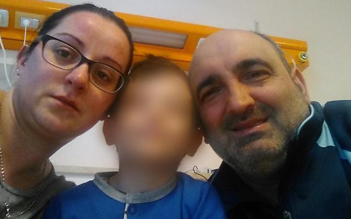 Il quinto compleanno, poi l'inferno. E la morte sul viso: "Serve un cuore nuovo"