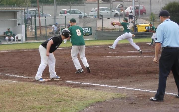 Von Holmb&Atilde;&fnof;&Acirc;&curren;ck Hurricanes in trionfo