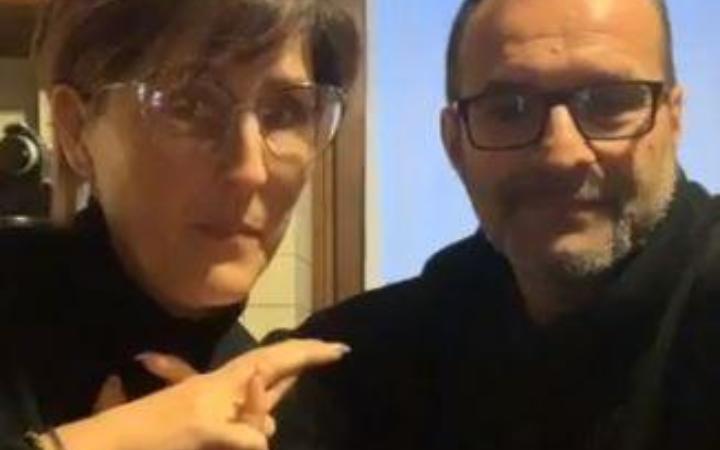 Video - L'odio social ai tempi del Coronavirus: sfogo di una coppia messa alla gogna